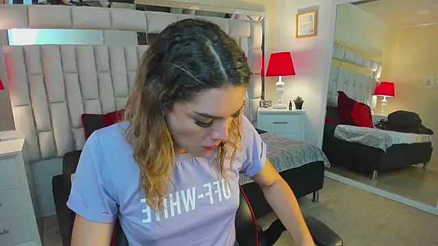 Snapshot of mariiahneedles chatting on 02/12/25, 05:58 mariiahneedles online show from 02/12/25, 05:58