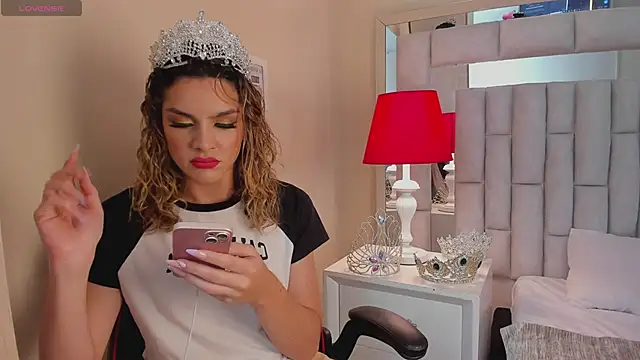 Snapshot of mariiahneedles chatting on 02/18/25, 09:31 mariiahneedles online show from 02/18/25, 09:31