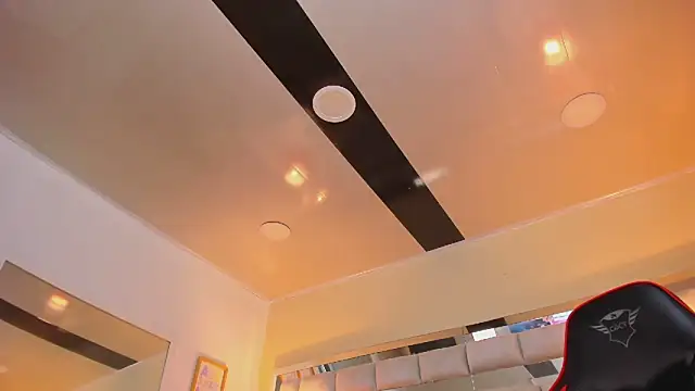 Snapshot of mariiahneedles chatting on 02/21/25, 06:40 mariiahneedles online show from 02/21/25, 06:40