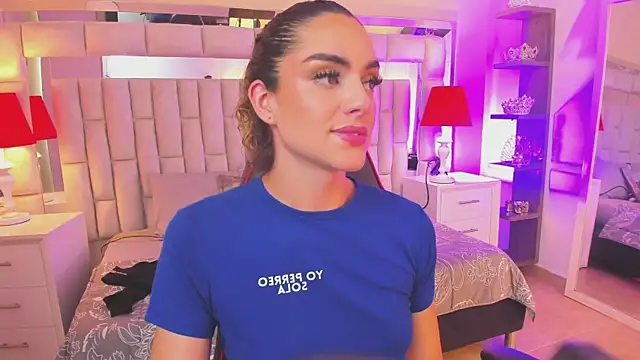 Snapshot of mariiahneedles chatting on 03/11/25, 04:10 mariiahneedles online show from 03/11/25, 04:10