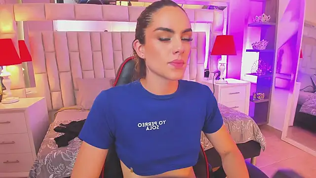 Snapshot of mariiahneedles chatting on 03/11/25, 07:15 mariiahneedles online show from 03/11/25, 07:15