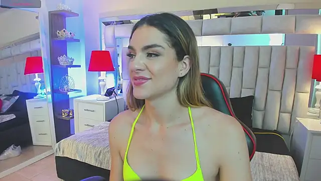 Snapshot of mariiahneedles chatting on 03/15/25, 09:49 mariiahneedles online show from 03/15/25, 09:49