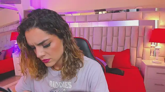 Snapshot of mariiahneedles chatting on 03/17/25, 09:55 mariiahneedles online show from 03/17/25, 09:55