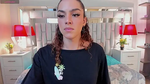 Snapshot of mariiahneedles chatting on 10/08/25, 10:51 mariiahneedles online show from 10/08/25, 10:51