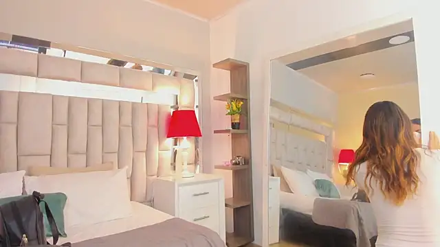 Snapshot of mariiahneedles chatting on 11/18/25, 11:48 mariiahneedles online show from 11/18/25, 11:48