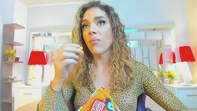 Snapshot of mariiahneedles chatting on 02/12/26, 01:33 mariiahneedles online show from 02/12/26, 01:33