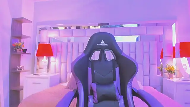 Snapshot of mariiahneedles chatting on 02/13/26, 04:30 mariiahneedles online show from 02/13/26, 04:30