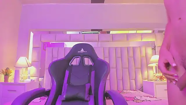 Snapshot of mariiahneedles chatting on 03/26/26, 10:10 mariiahneedles online show from 03/26/26, 10:10