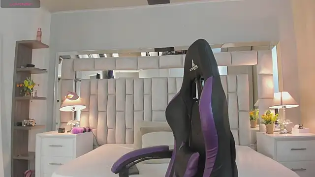 Snapshot of mariiahneedles chatting on 04/11/26, 05:12 mariiahneedles online show from 04/11/26, 05:12