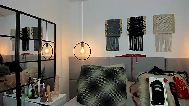 Snapshot of Sweet_camille chatting on 01/22/25, 02:26 Sweet camille online show from 01/22/25, 02:26