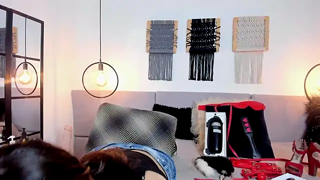 Snapshot of Sweet_camille chatting on 01/23/25, 02:33 Sweet camille online show from 01/23/25, 02:33