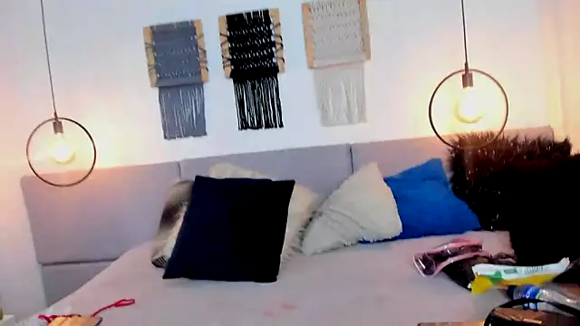 Snapshot of Sweet_camille chatting on 01/29/25, 02:19 Sweet camille online show from 01/29/25, 02:19