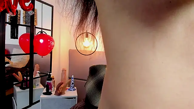 Snapshot of Sweet_camille chatting on 02/15/25, 08:54 Sweet camille online show from 02/15/25, 08:54