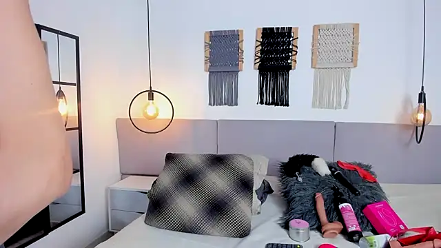 Snapshot of Sweet_camille chatting on 09/16/25, 02:23 Sweet camille online show from 09/16/25, 02:23