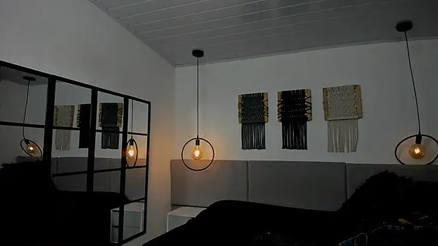 Snapshot of Sweet_camille chatting on 10/20/25, 02:23 Sweet camille online show from 10/20/25, 02:23