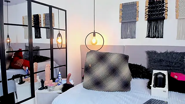 Snapshot of Sweet_camille chatting on 10/27/25, 02:15 Sweet camille online show from 10/27/25, 02:15