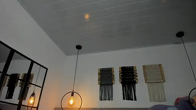 Snapshot of Sweet_camille chatting on 03/07/26, 02:19 Sweet camille online show from 03/07/26, 02:19