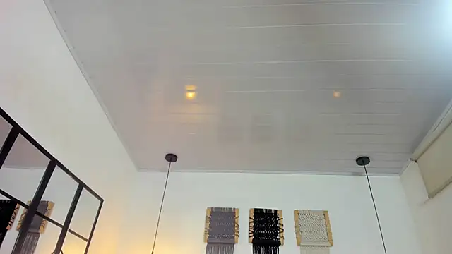 Snapshot of Sweet_camille chatting on 03/18/26, 02:26 Sweet camille online show from 03/18/26, 02:26