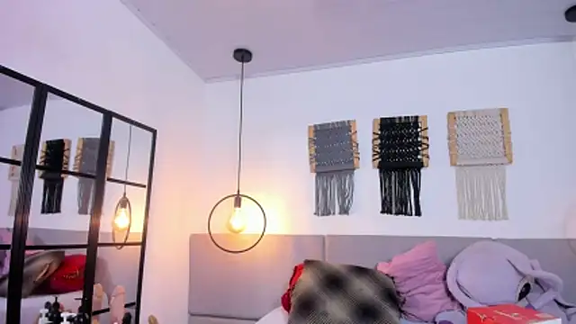 Snapshot of Sweet_camille chatting on 03/24/26, 02:27 Sweet camille online show from 03/24/26, 02:27