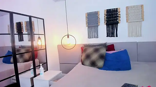 Snapshot of Sweet_camille chatting on 03/31/26, 02:46 Sweet camille online show from 03/31/26, 02:46