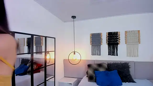 Snapshot of Sweet_camille chatting on 04/01/26, 02:23 Sweet camille online show from 04/01/26, 02:23