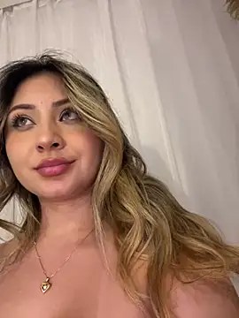 SaraFerreira online show from 03/18/25, 11:53