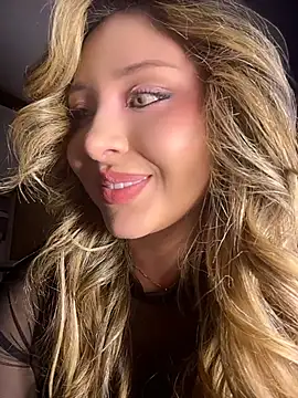 Snapshot of SaraFerreira chatting on 07/29/26, 12:53 SaraFerreira online show from 07/29/26, 12:53