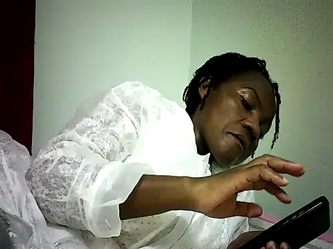 Snapshot of Pierra77 chatting on 06/09/26, 10:21 Pierra77 online show from 06/09/26, 10:21