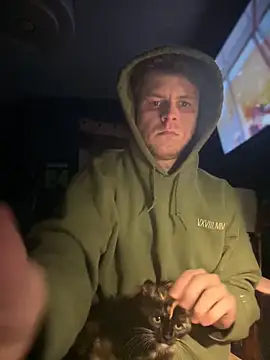 traejddd online show from 06/17/26, 01:41
