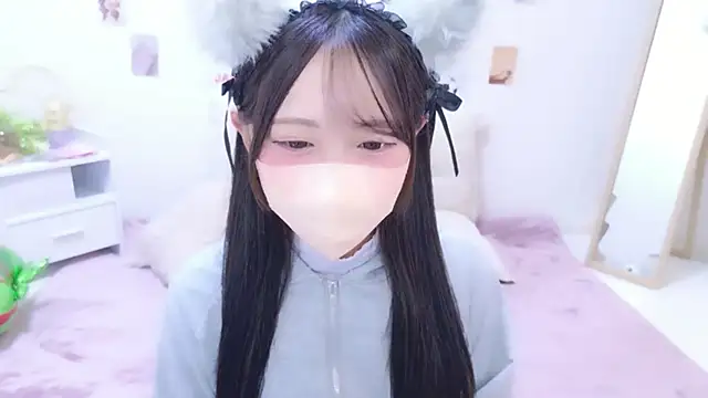 Snapshot of Suzu_ch_xx chatting on 06/24/26, 02:05 Suzu ch xx online show from 06/24/26, 02:05