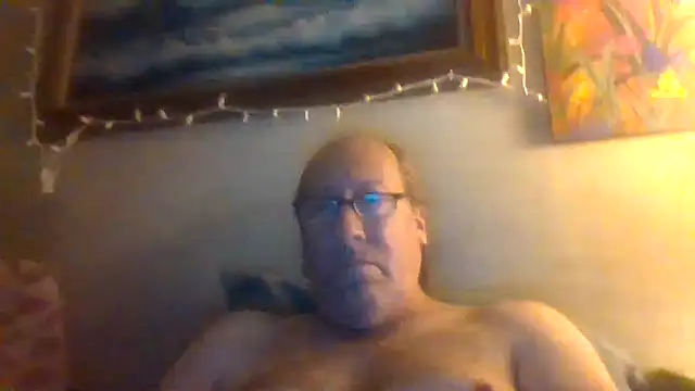 Snapshot of hornyrich69 chatting on 01/01/25, 04:50 hornyrich69 online show from 01/01/25, 04:50