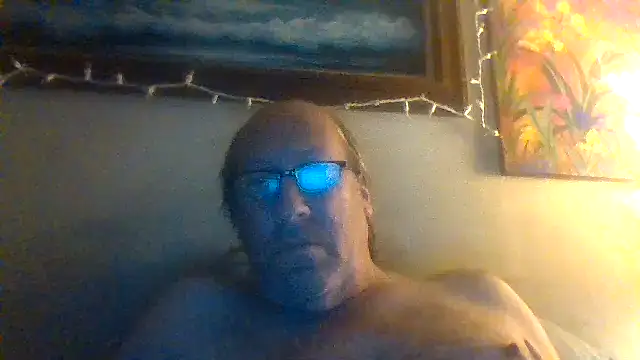 Snapshot of hornyrich69 chatting on 01/13/25, 03:34 hornyrich69 online show from 01/13/25, 03:34