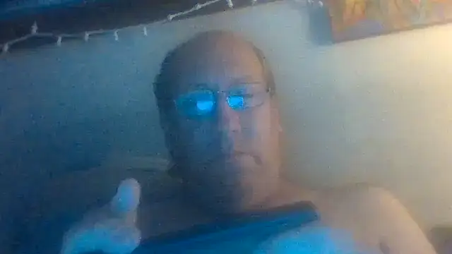 Snapshot of hornyrich69 chatting on 10/12/25, 04:33 hornyrich69 online show from 10/12/25, 04:33