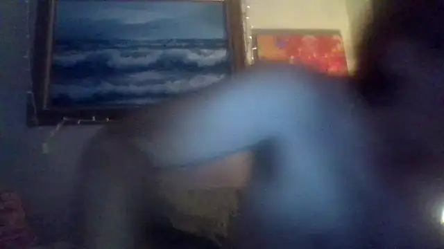 Snapshot of hornyrich69 chatting on 10/22/25, 05:30 hornyrich69 online show from 10/22/25, 05:30