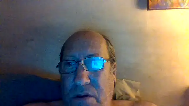 Snapshot of hornyrich69 chatting on 06/07/26, 06:28 hornyrich69 online show from 06/07/26, 06:28