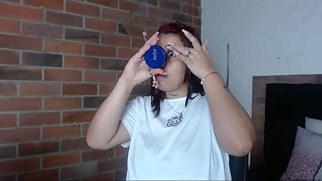 Snapshot of salome__hills1 chatting on 03/04/25, 09:11 salome hills1 online show from 03/04/25, 09:11