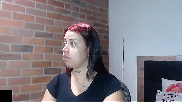 Snapshot of salome__hills1 chatting on 03/06/25, 07:10 salome hills1 online show from 03/06/25, 07:10