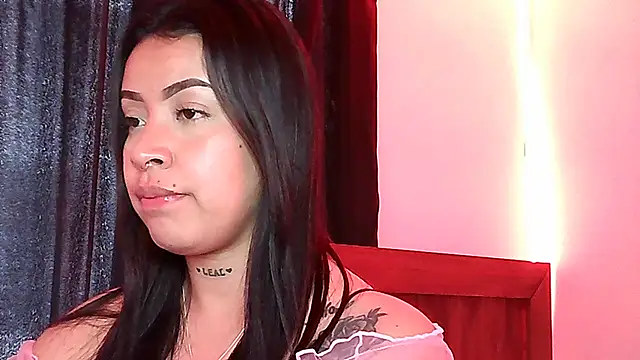 Snapshot of salome__hills1 chatting on 03/18/26, 04:32 salome hills1 online show from 03/18/26, 04:32