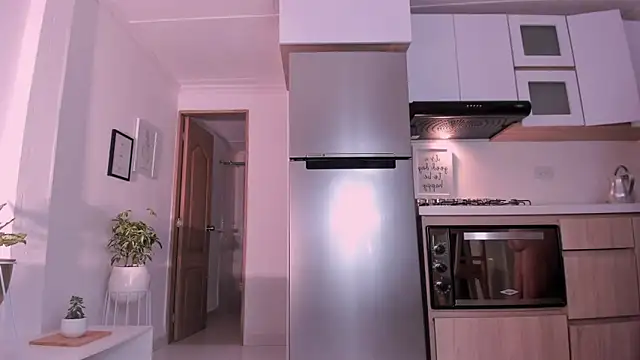 DannaHyde online show from 02/11/25, 02:25