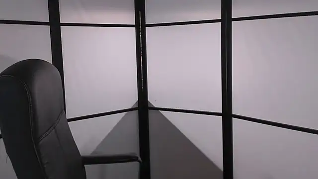 Snapshot of Goddess-Rose chatting on 12/19/24, 11:57 Goddess-Rose online show from 12/19/24, 11:57