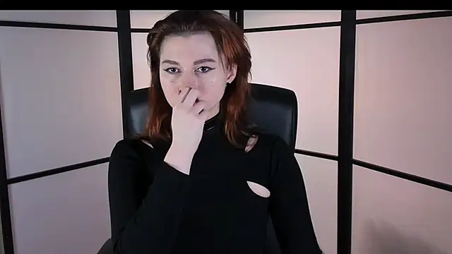 Snapshot of Goddess-Rose chatting on 01/12/25, 08:14 Goddess-Rose online show from 01/12/25, 08:14