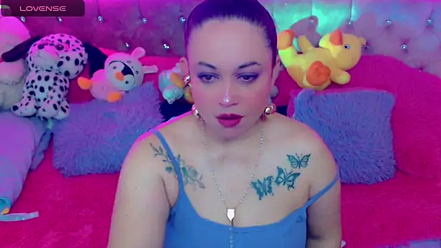 Snapshot of martina_bk chatting on 01/27/25, 12:54 martina bk online show from 01/27/25, 12:54