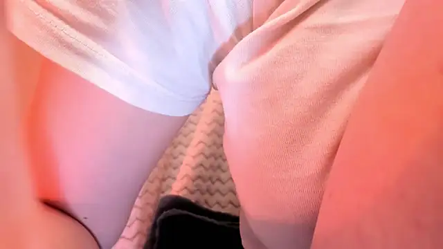 Snapshot of Britney_Ross chatting on 04/06/26, 02:42 Britney Ross online show from 04/06/26, 02:42