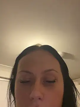 Snapshot of CurvyQueen2023 chatting on 12/22/25, 08:50 CurvyQueen2023 online show from 12/22/25, 08:50