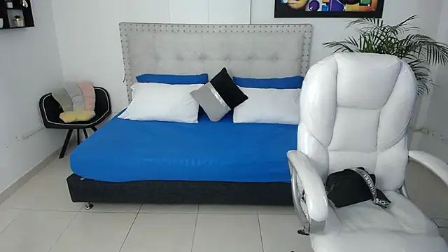 Chiqui milk  online show from 01/27/25, 07:56