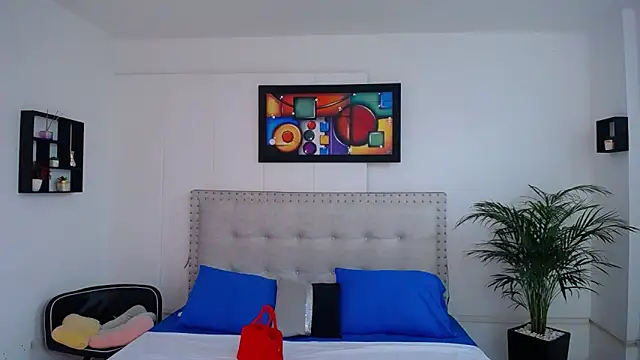 Chiqui milk  online show from 03/06/25, 07:10