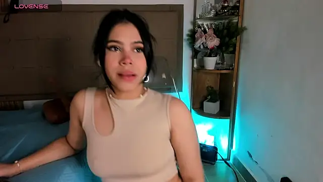 Natasha  Sccott online show from 01/15/25, 06:08