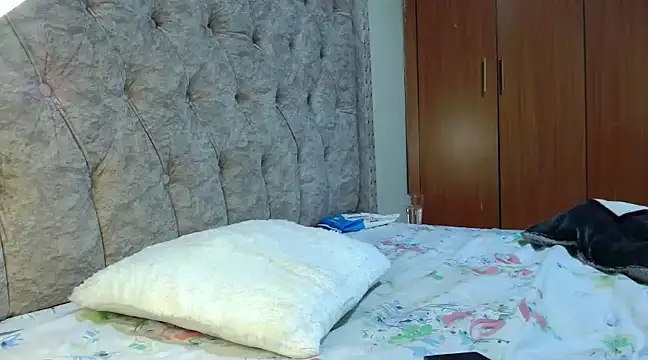 Naughty Girl17 online show from 02/12/25, 08:29