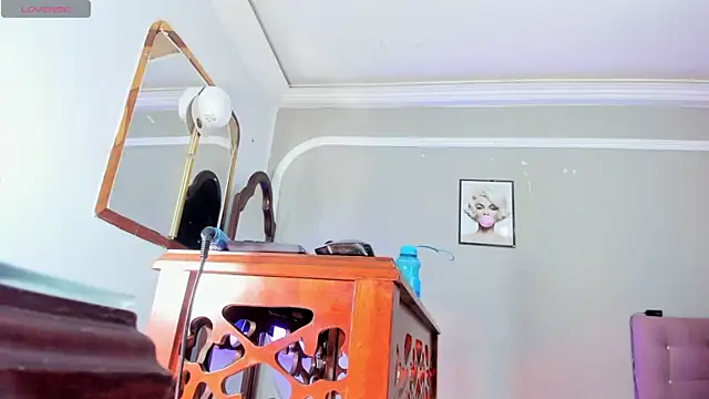 Jimena Grey online show from 12/16/25, 05:23