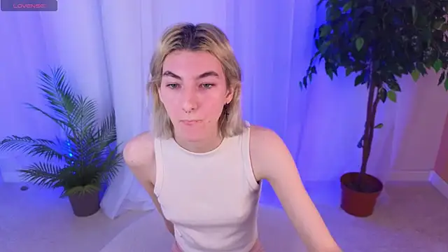 Mia Cheers online show from 02/06/25, 01:43